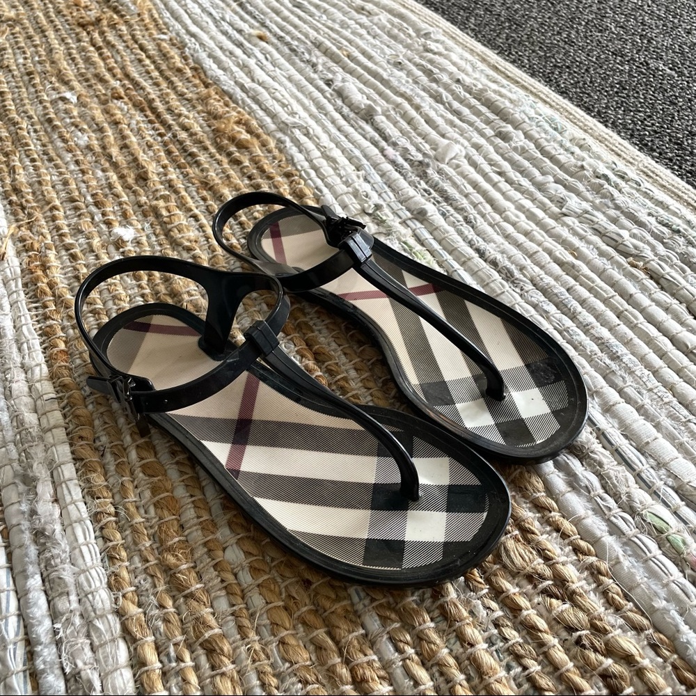 NEW BURBERRY SANDALS